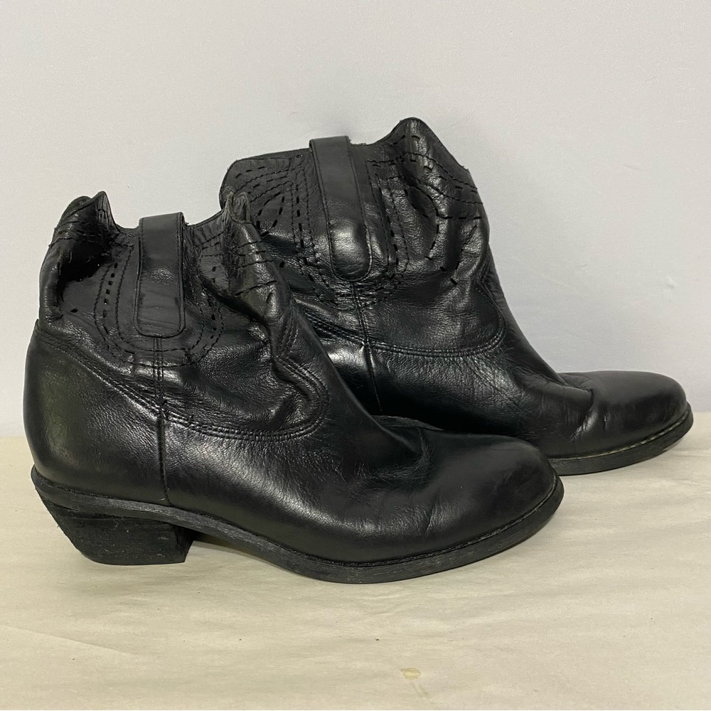 GUESS Black Leather Mid Ankle Chunky Heels Cut Out Western Boots Size 6M Rodeo